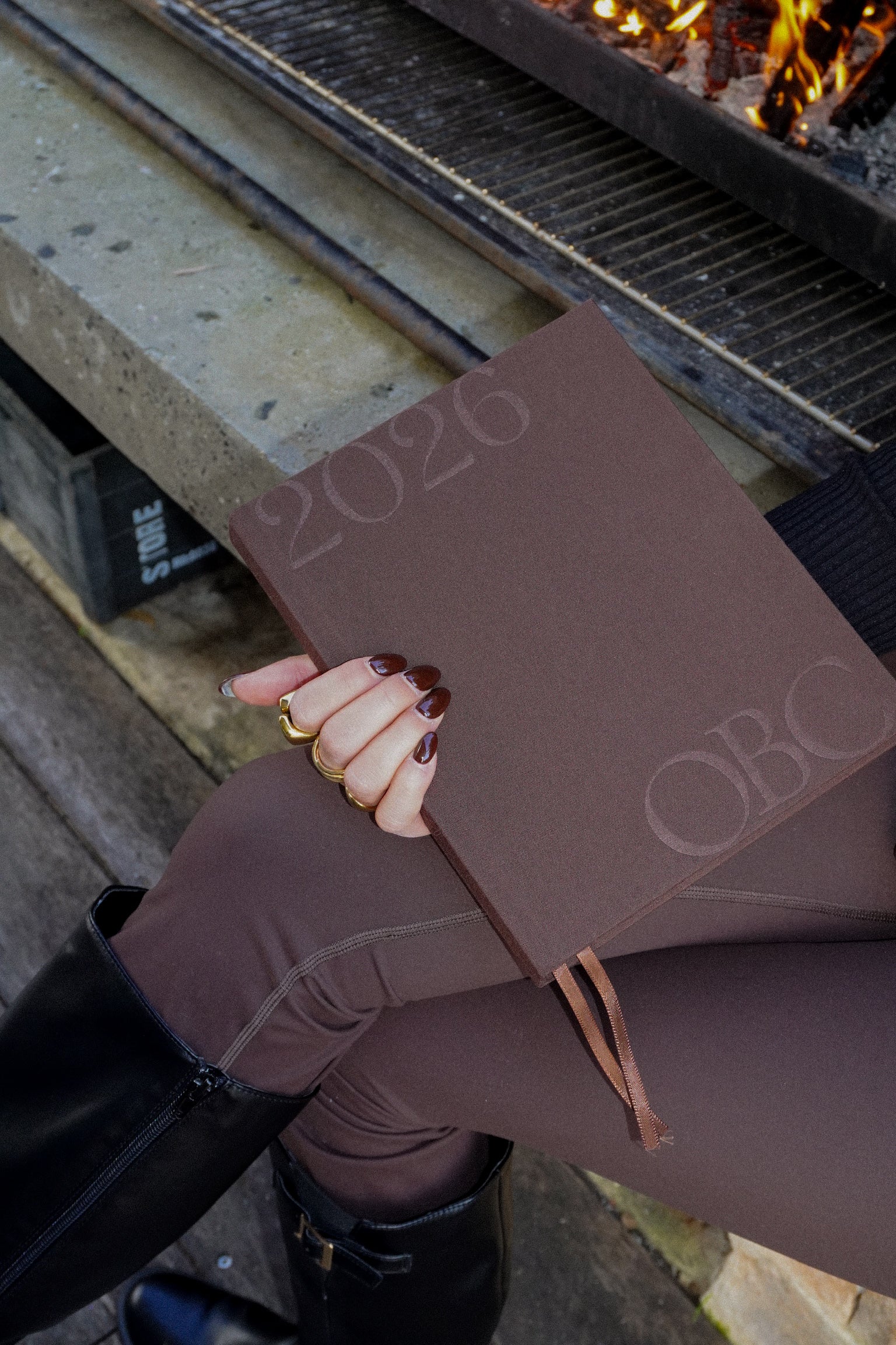 Brown_weekly_in_Hand.jpg